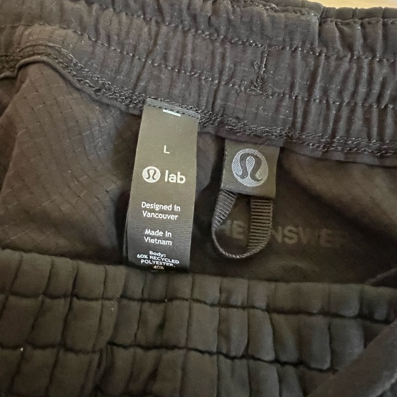 Lululemon LAB Textured Grid Short 6"' - Large - Black- New - Picture 3 of 4